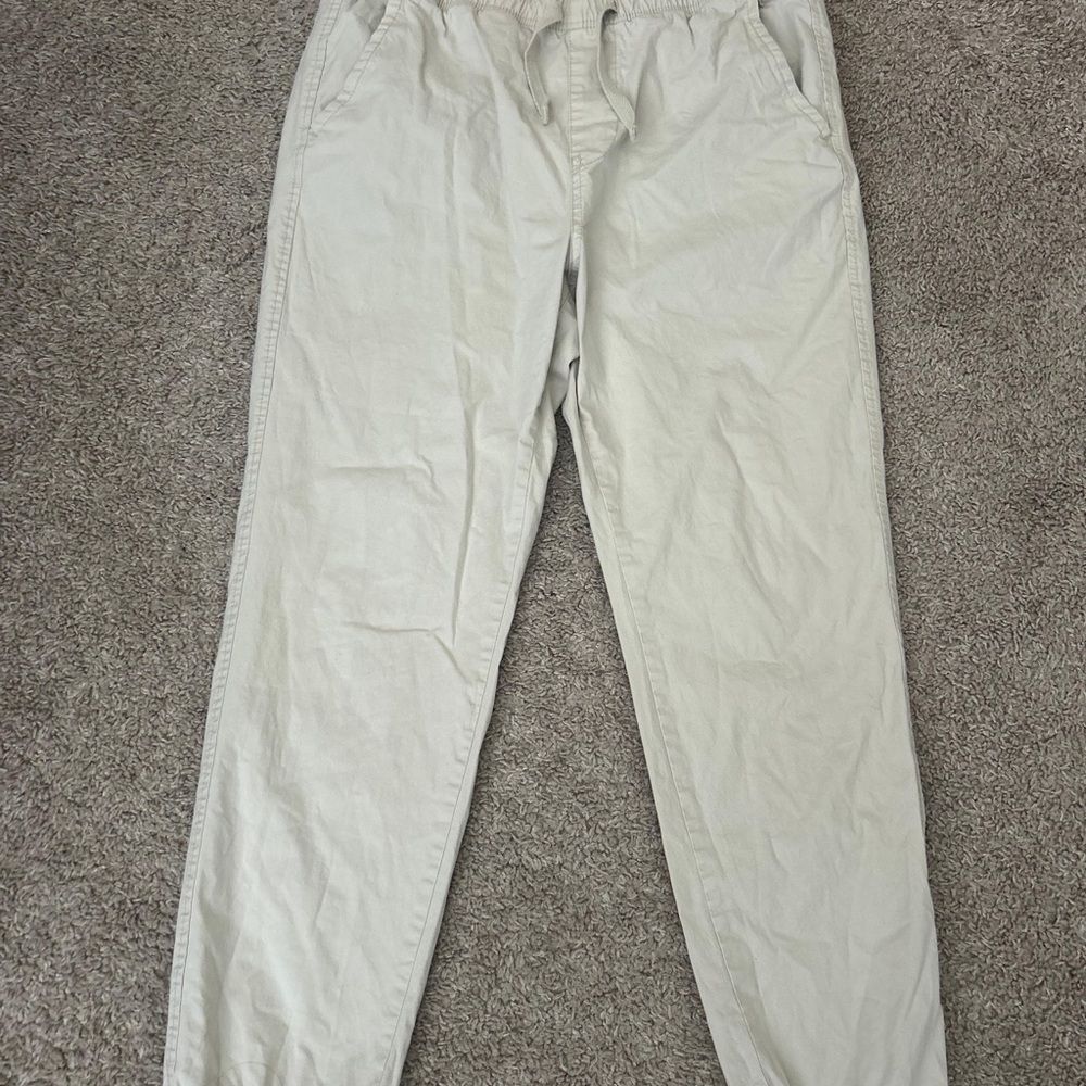 Aeropostale Men's Cream Khaki Pants